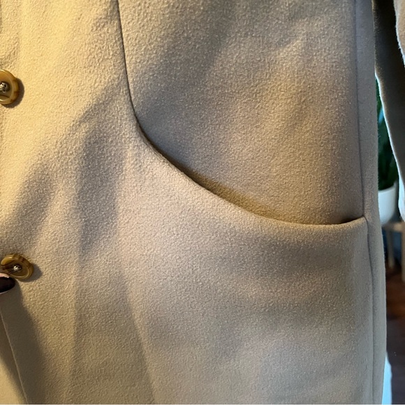 Aritzia Cocoon Coat - Picture 7 of 12